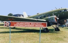 lisunov_li-2_002