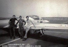 Pirassununga,Anos 60, C-45 de transporte militar.Delfino,Cadet.Gonzales recepcionista do dia e Al (Small)