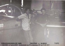 Pirassununga,Anos 60,Delfino e Abino junto a um Jato de treinamento,Cessna T-37C (Small)