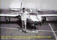 Pirassununga,anos 60, Frente a um Jato T-37C de treinamento. (Small)